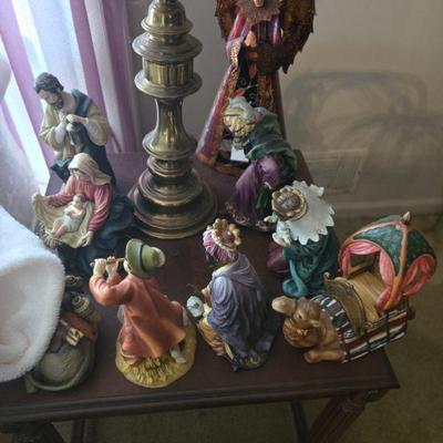 Ceramic Nativity Set 
•	Celebrate the season with this enchanting ceramic nativity set, a beautiful tribute to the spirit of Christmas....
