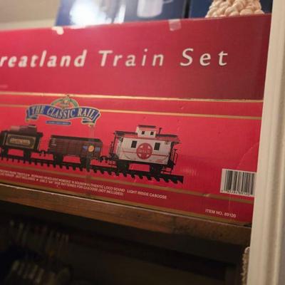 Greatland Train Set
- All aboard! This Classic Rail Greatland Train Set is perfect for train enthusiasts and collectors. Featuring...