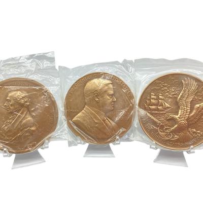 TN22 Three Large Medallions