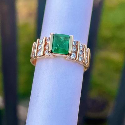 TN202  14k Gold Emerald & Diamond Ring 