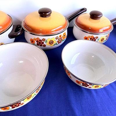 Vintage 1970s “Harvest Blossom” Porcelain Enamel Cookware Set – Complete Collection