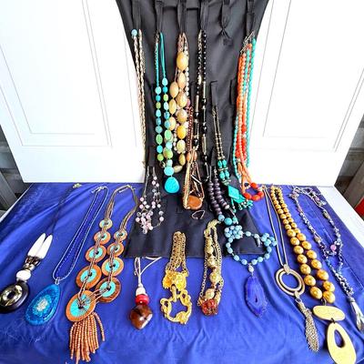 Chico’s Statement Necklace Collection – 23 Pieces!