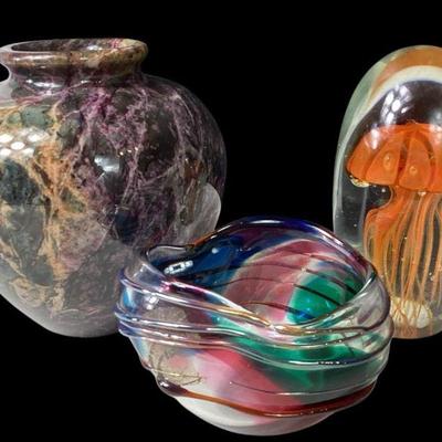JAKA730 Curry Glass & More	Vintage Scott and Laura Curry polychrome folded art glass bowl, 1992, approx. 3.5"TT x 4"W
