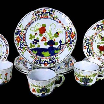 JAKA206 Vintage Italian Garofano Faenza Dish Assortment	Made in Italy, blue carnation, hand painted. Signed AMM and some are numbered.
