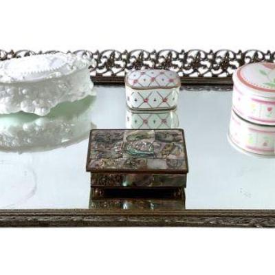 JAKA238 Antique Pieces	includes vintage jewelry box, trinket boxes and more
