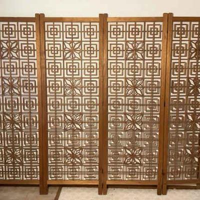 JAKA630 Mid Century Teak Kumiko Folding Screen	This room divider appears to be in the design of Japanese art, latticework. 
