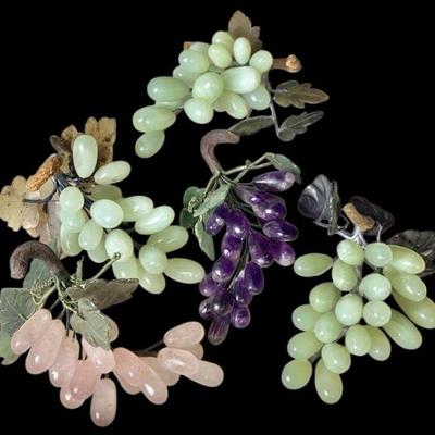JAKA752 Vintage Crystal Grape Assortment	Three green grape bunches, Appears to be jade
