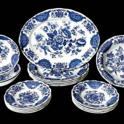 JAKA201 Vintage Blue & White Ridgeway Windsor Serving Dishes	Porcelain dishes made in England.
