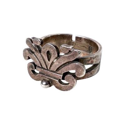 JAKA223 Brilanti Ring By Ana Nunez	Unknown size, Mexican Silver influenced by pre-Columbia art.
