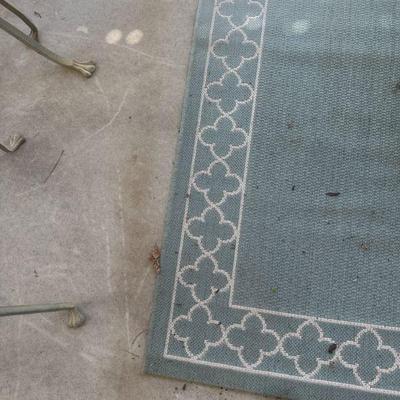 Outdoor rug