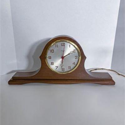 Vintage Gilbert Mantel Clock .jpg