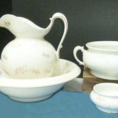 antique wash bowl & pitcher set