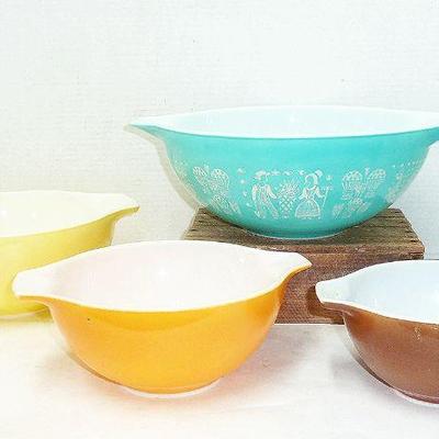 Vintage Pyrex Cinderella bowls