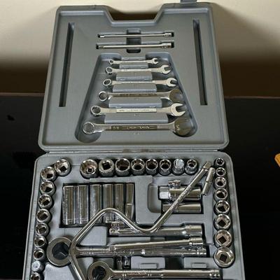 Sears Craftsman Wrench Set | Sears Craftsman wrench set with all pieces included, in original case.