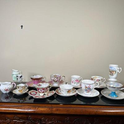 (20pc) Collection of Tea Cups/Saucers | Collection of tea cups/saucers including makers such as Royal Sealy (Japan), Hammersley (England)...