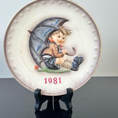 Goebel Hummel Plate - "Umbrella Boy" | Vintage (1980-1989) West Germany (Goebel) Hummel "Umbrella Boy" 11th Annual...