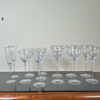 (12pc) Mikasa Wine & Champagne Glasses | 5 Red Wine - 9"H 5 White Wine - 8.5"H 2 Champagne - 9.5"H

