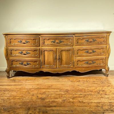 Thomasville French Country Dresser | Vintage (1970s) Thomasville French Country (Louis XV) style dresser with seven drawers and lower...