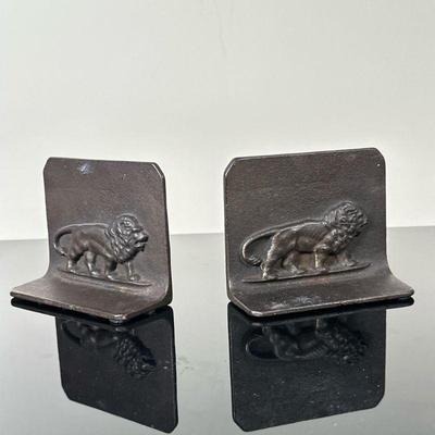 (2pc) Bradley & Hubbard Bronze Lion Bookends | Antique (1852-1940) Bradley & Hubbard Manufacturing Co. (Meridien, Connecticut)...