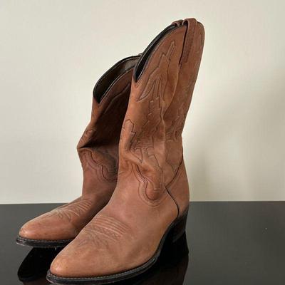 Dan Post Men's Leather Cowboy Boots | Vintage Dan Post (El Paso, Texas) "Marlboro" style brown leather cowboy boots, with...