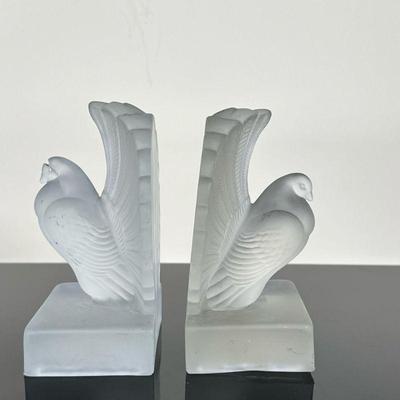 (2pc) Bohemian/Czech Frosted Glass Bird Bookends | Bohemian/Czech frosted glass bird bookends, inspired by Schlevogt Ingrid. - h. 5.5 x...