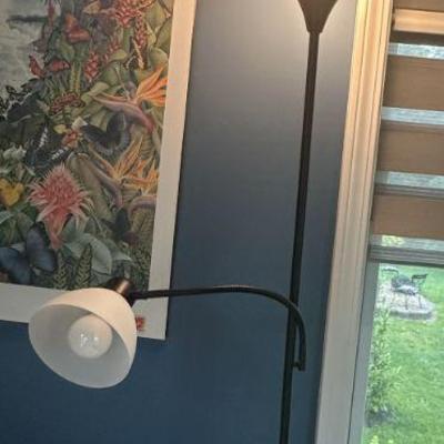 Pole lamp
