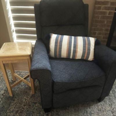 Recliner mechanism is broken but still nice chair