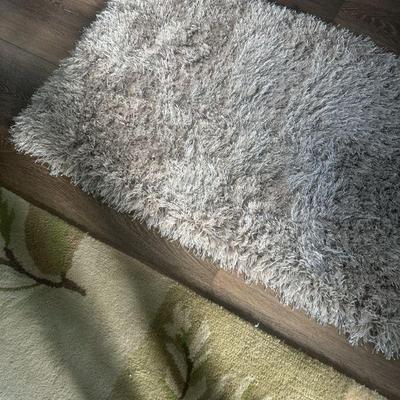 Throw rug