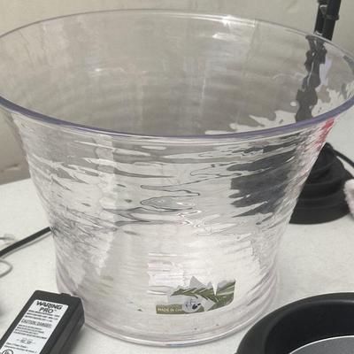 Ice bucket