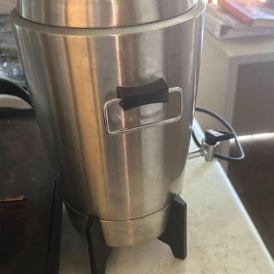 Coffee urn