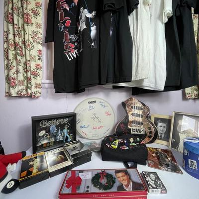 Elvis Collectibles: Lot 4