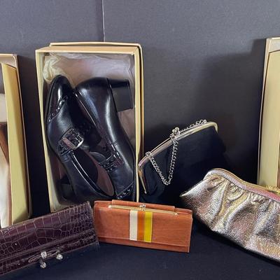 Women’s Step Shoes, Size 7 And 7 1/2 Beige And Black. With Evening Purses Into Wallets.
