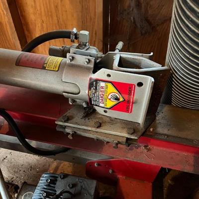 Wood splitter