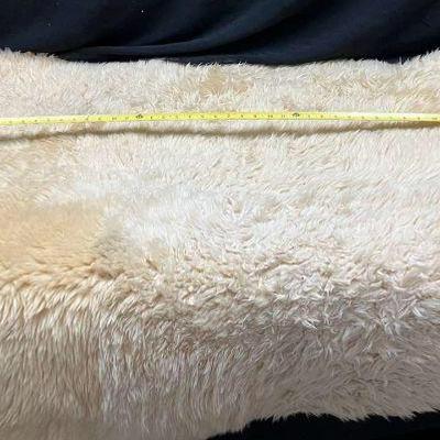 Ct732 lambskin rug