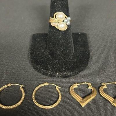 Ct963v 14kt gold pearl ring 14k gold earrings