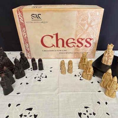 Ct890 studio anne carlton collectors chess set