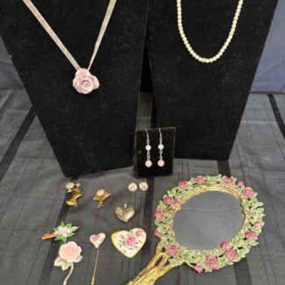 Ct917 vintage jewelry and mirror