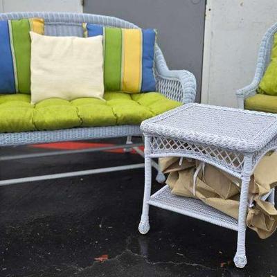 Ct775 white wicker patio set