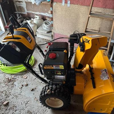 Cub cadet snowblower 