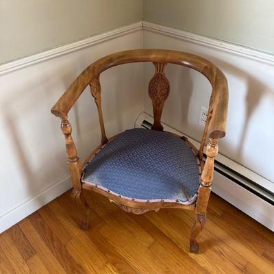 Barrel chair 