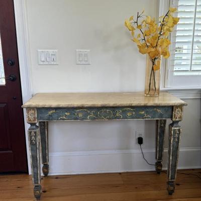 Chelsea House Handsome foyer table  which has a matching mirror. 