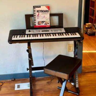 Yamaha YPT-260 Keyboard With Pyle Stand & Stool
