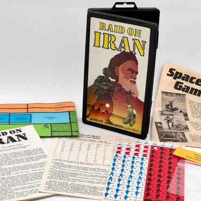 1980 Steve Jackson Games RAID ON IRAN Game RPG w Case

