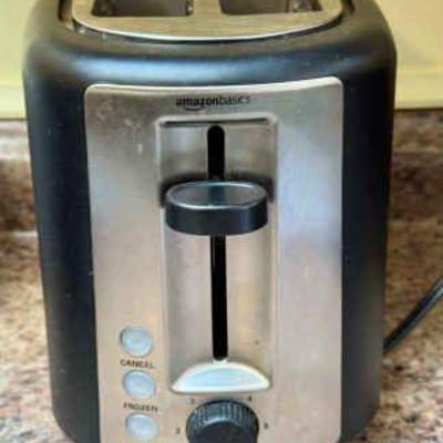 Amazon Basics Toaster
