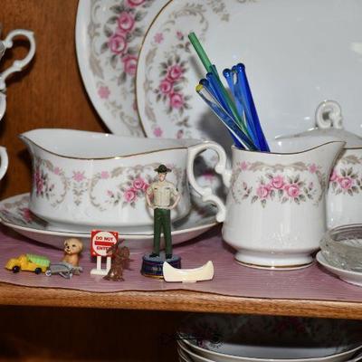 03 family room 108)