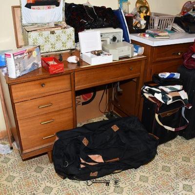 7 laundry room 16)
