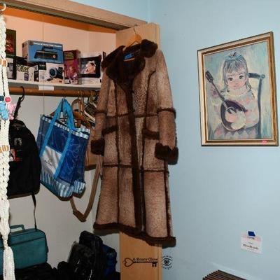 Bedroom b 1)