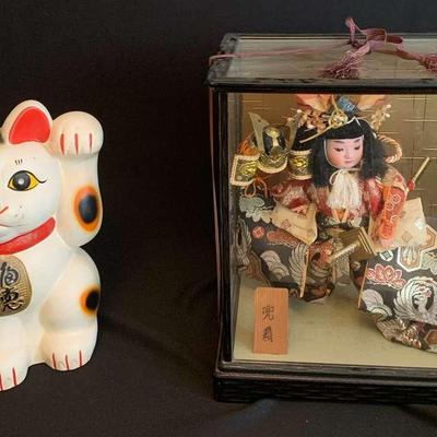 PPE225 Goodluck Cat and Samurai Doll in Lacquer Case