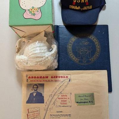 PPE039 - Assortment of Collectible Collectibles