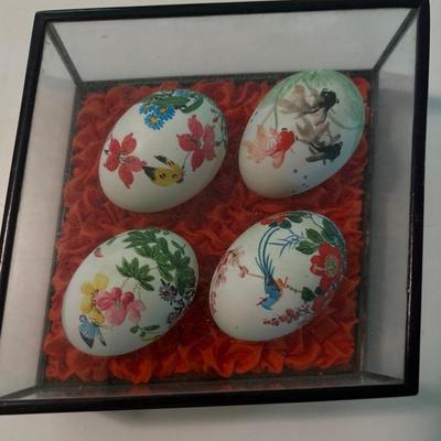 PPE255  Vintage Hand Painted Eggs